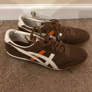 Oniksuka Tiger Brown and orange